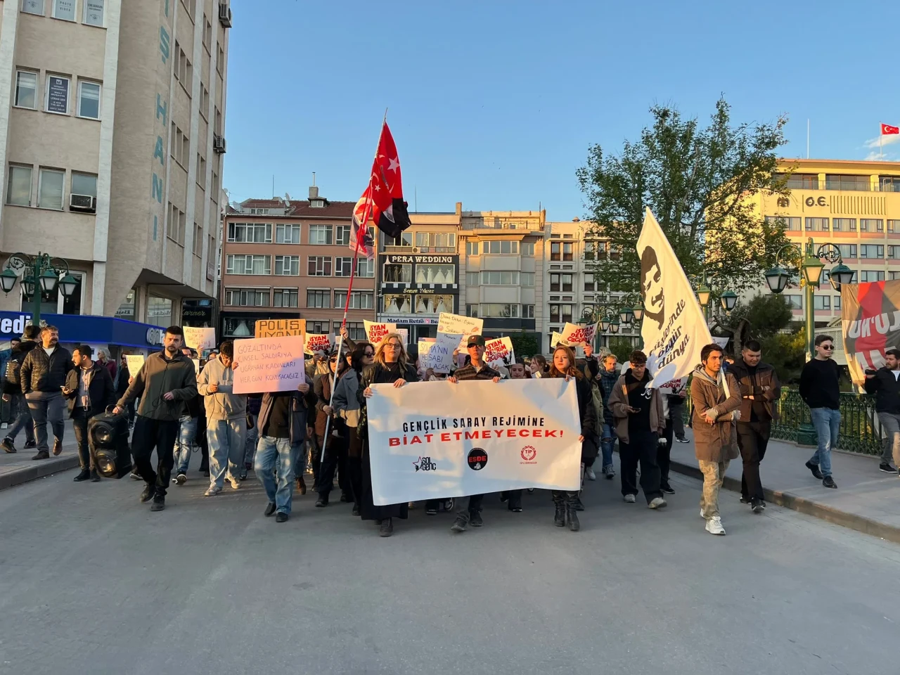 Boğaziçi’nde Gözaltılar ve Polis Müdahalesine Tepki: “Gençliğin Sesi Susmaz”