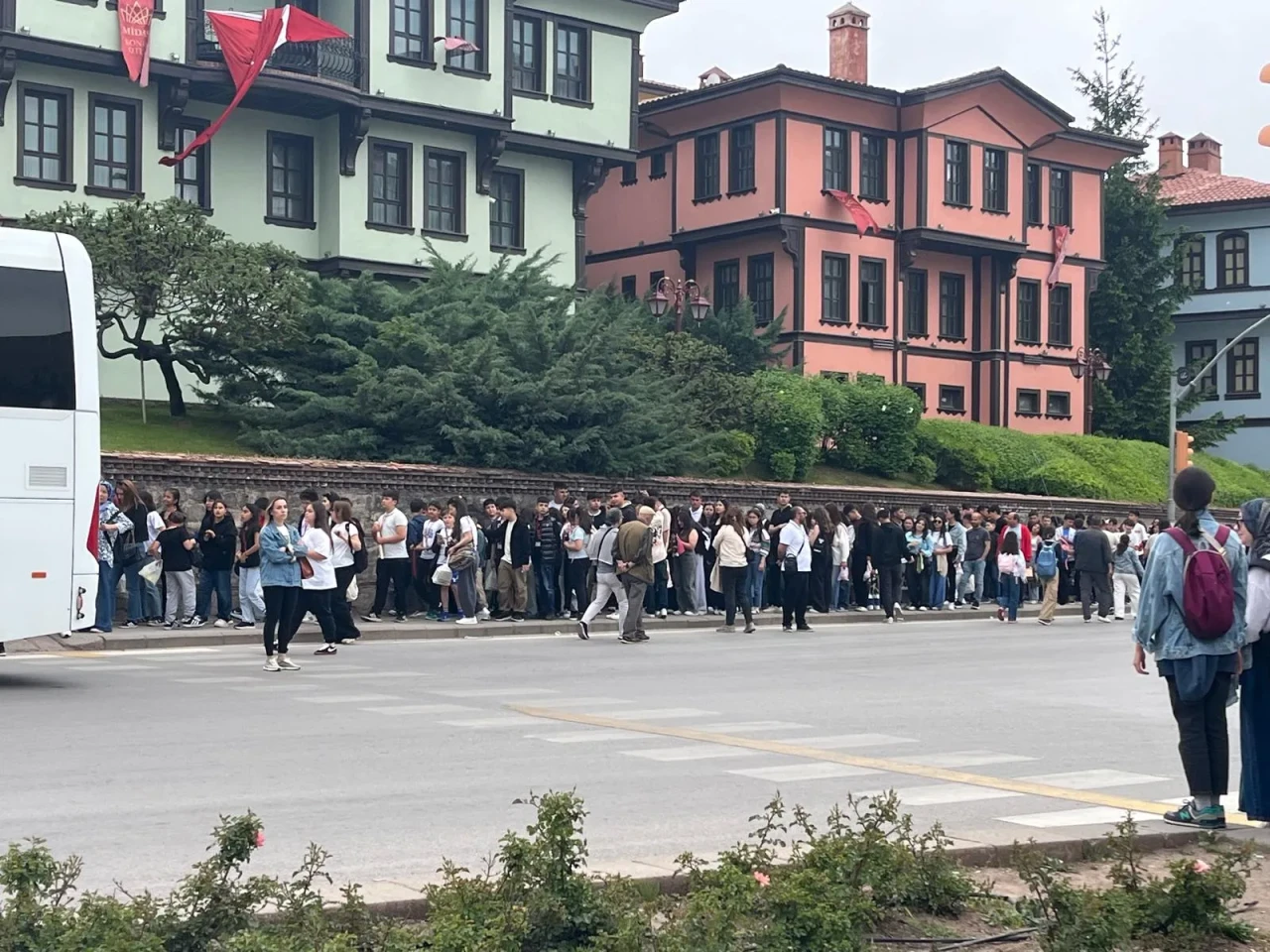 Eskişehir'e turist yağdı, uzun kuyruklar görenleri şaşırttı