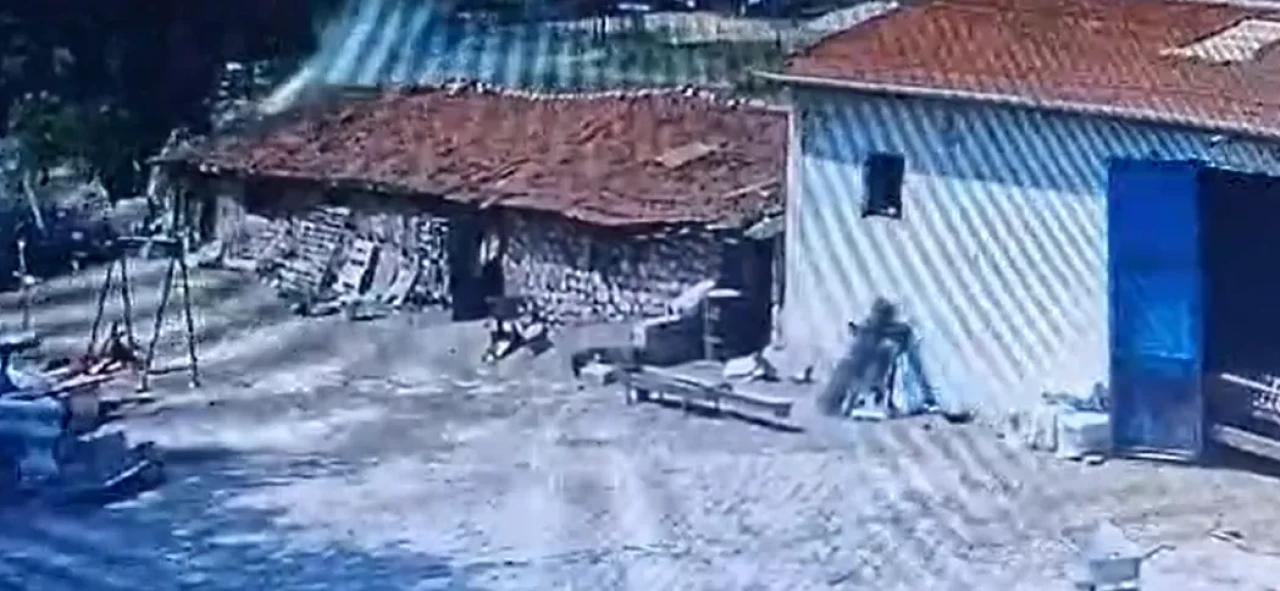 Eskişehir'de Ahır Yangını: 30 Küçükbaş Hayvan Son Anda Kurtarıldı İşte Detaylar...