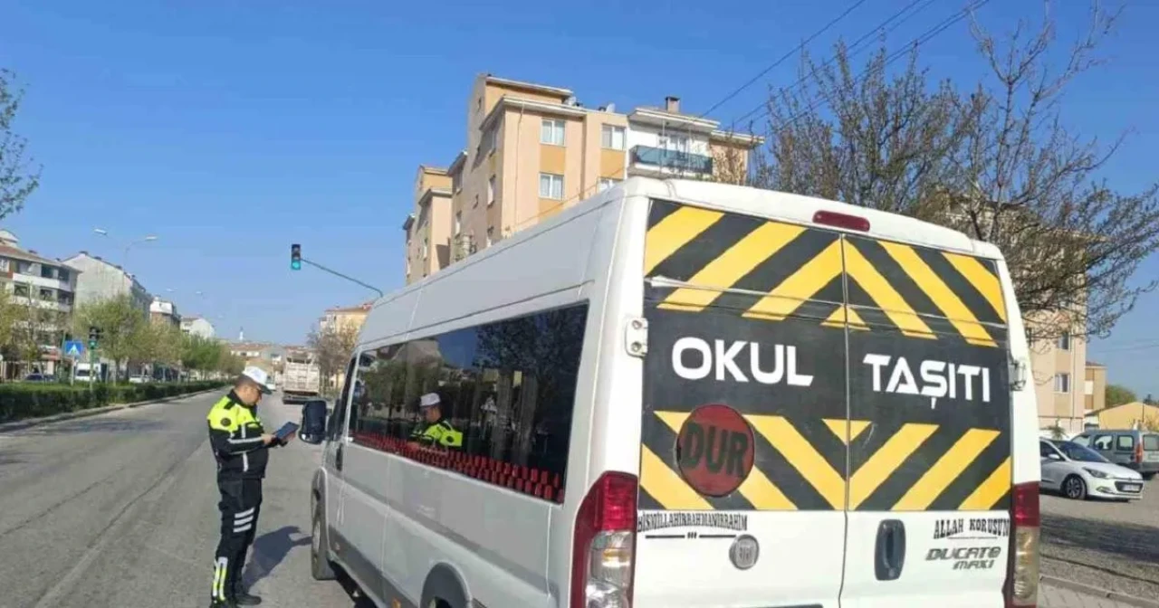 Eskişehir’de okul çevresi ve servislerine sıkı denetim: Servis araçları kontrol edildi