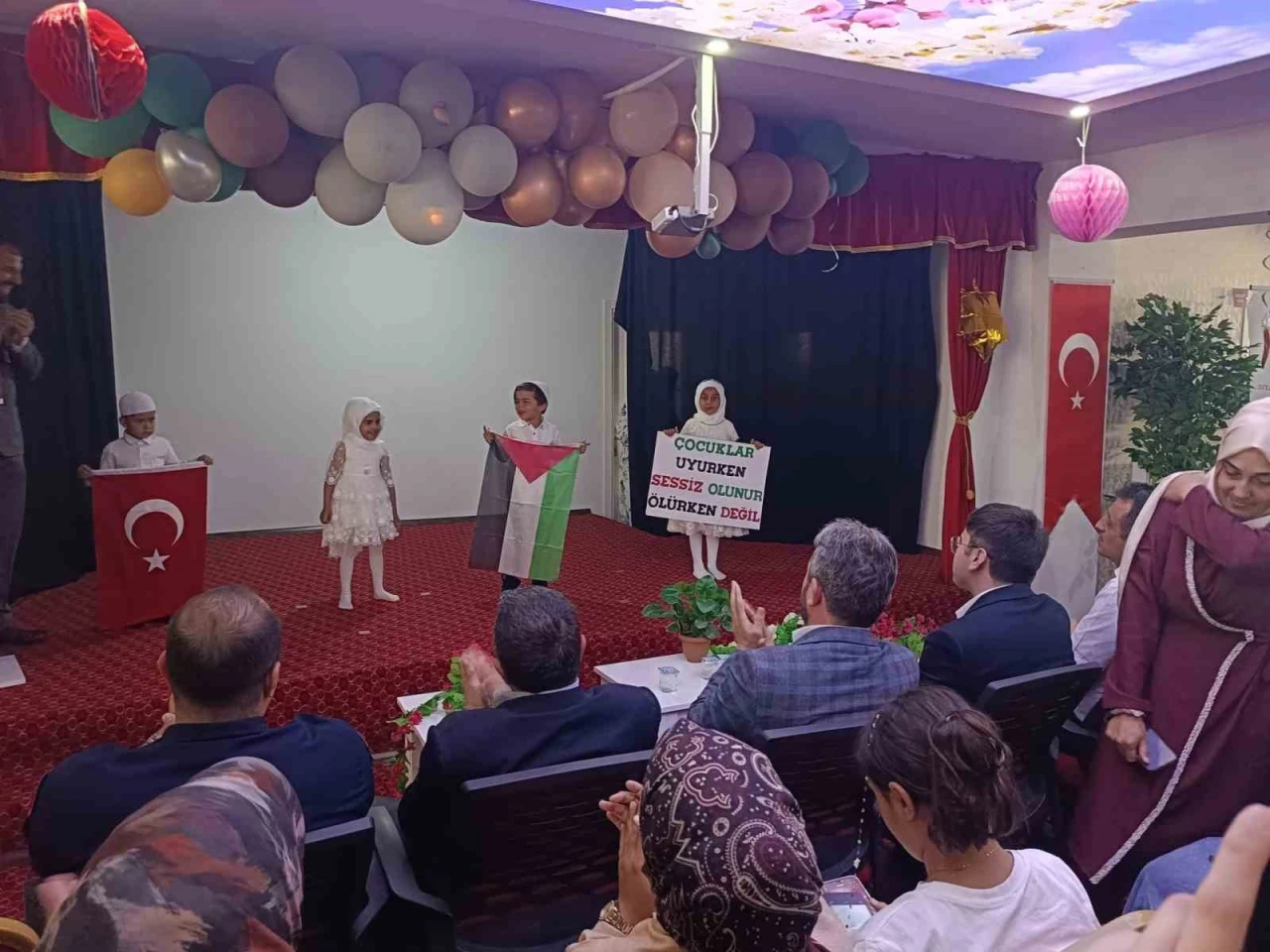 Alpu'da 4-6 Yaş Kur’an Kursu Öğrencilerinden Mezuniyet Etkinliği