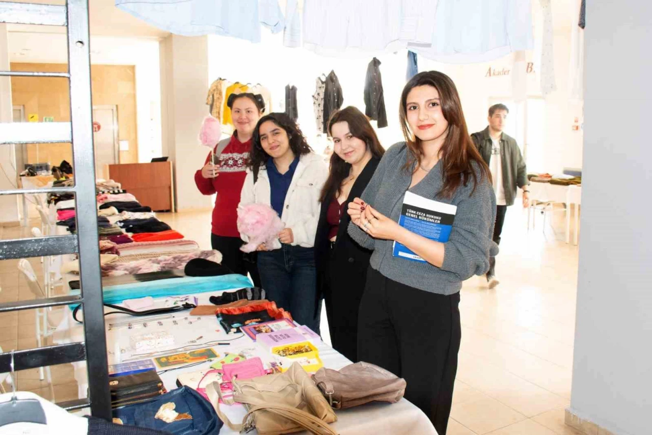 Anadolu Üniversitesi İBF’de Takas pazarı kuruldu