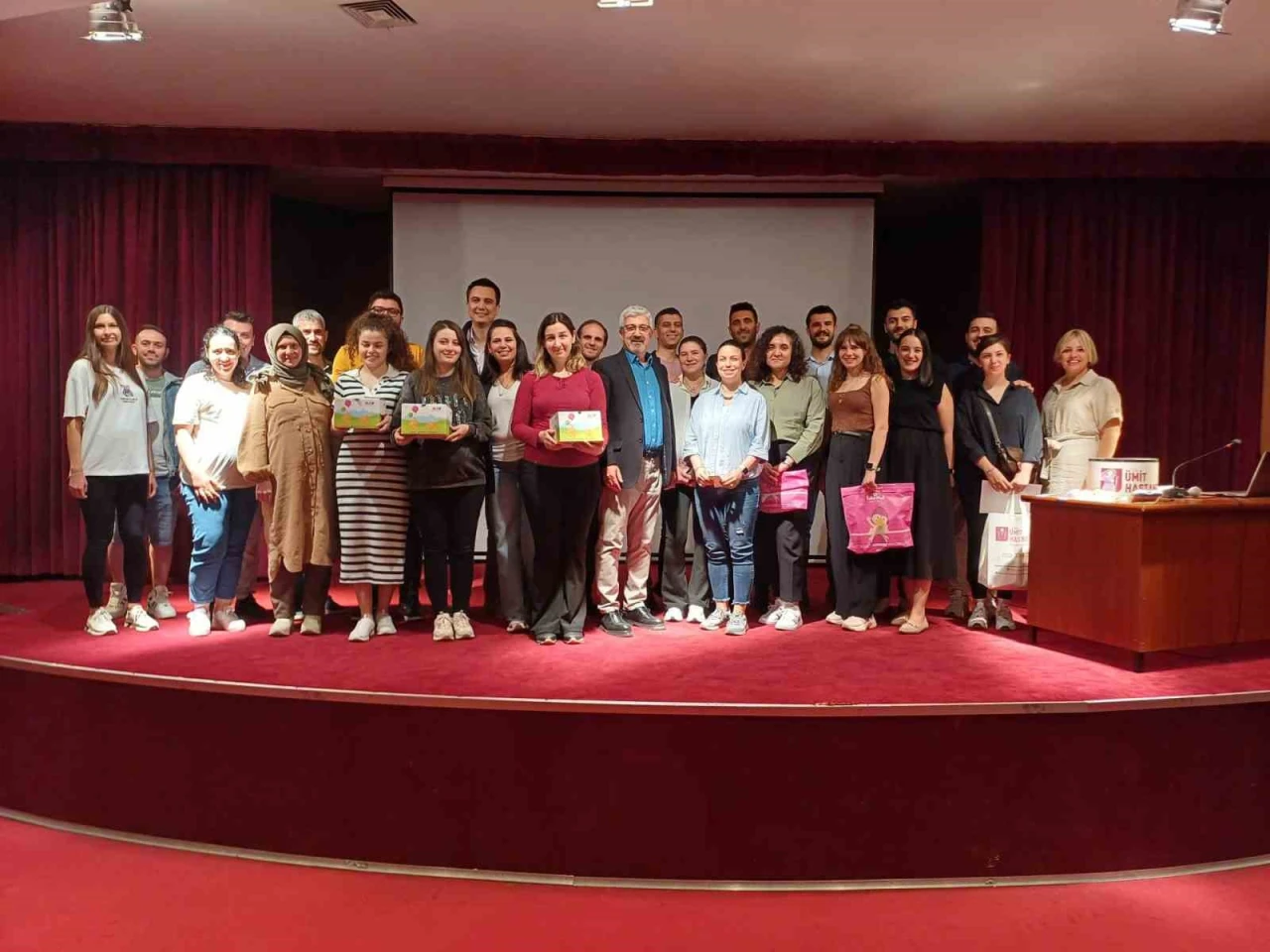 Eskişehir'de anne-baba adayları gebelik eğitiminde bilgilendirildi