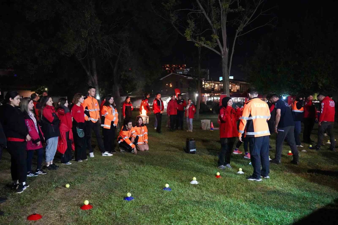 Eskişehir'de arama kurtarma profesyonelleri ve gönüllüleri bu kampta buluştu