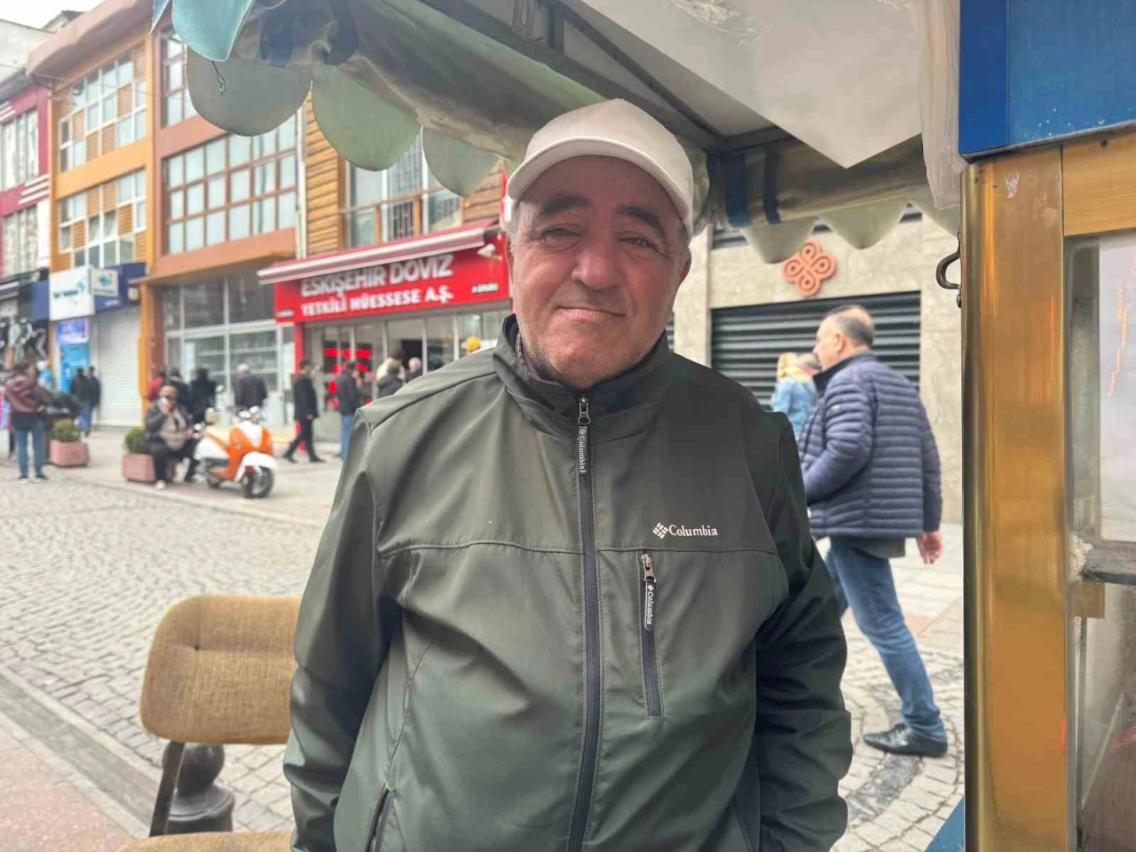 Eskişehir'de dengesiz hava şartları seyyar esnafı zor durumda bıraktı