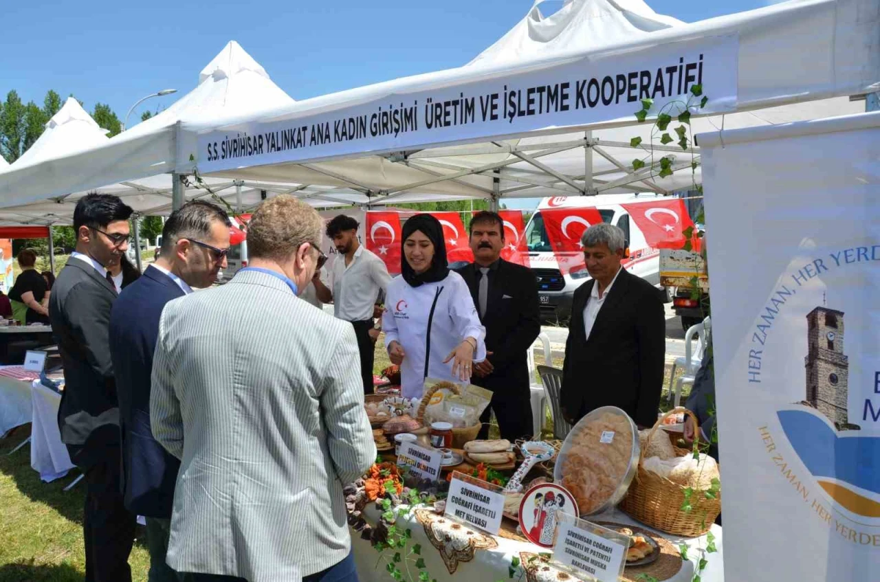 Eskişehir'de Türk Mutfağı Haftası'nda yöresel lezzet stantları büyük ilgi gördü