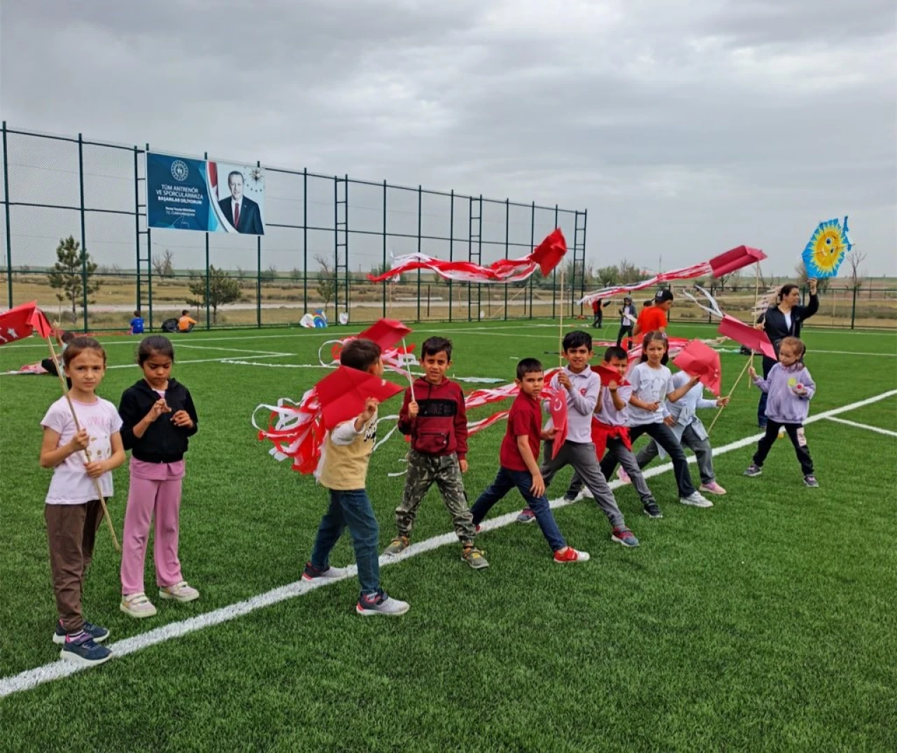 Eskişehir'in o ilçesinde uçurtma şenliği coşkusu yaşandı