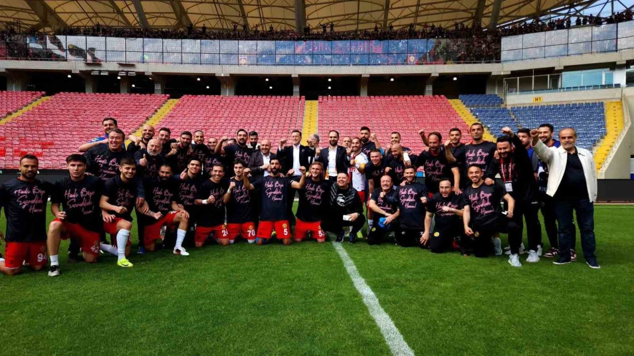 Eskişehirspor İçin Tarih Yazdı, Milletvekili Hatipoğlu'ndan Övgü Dolu Sözler!