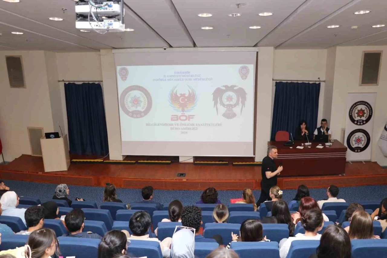 Eskişehir'de uluslararası öğrencilere bilgilendirme semineri