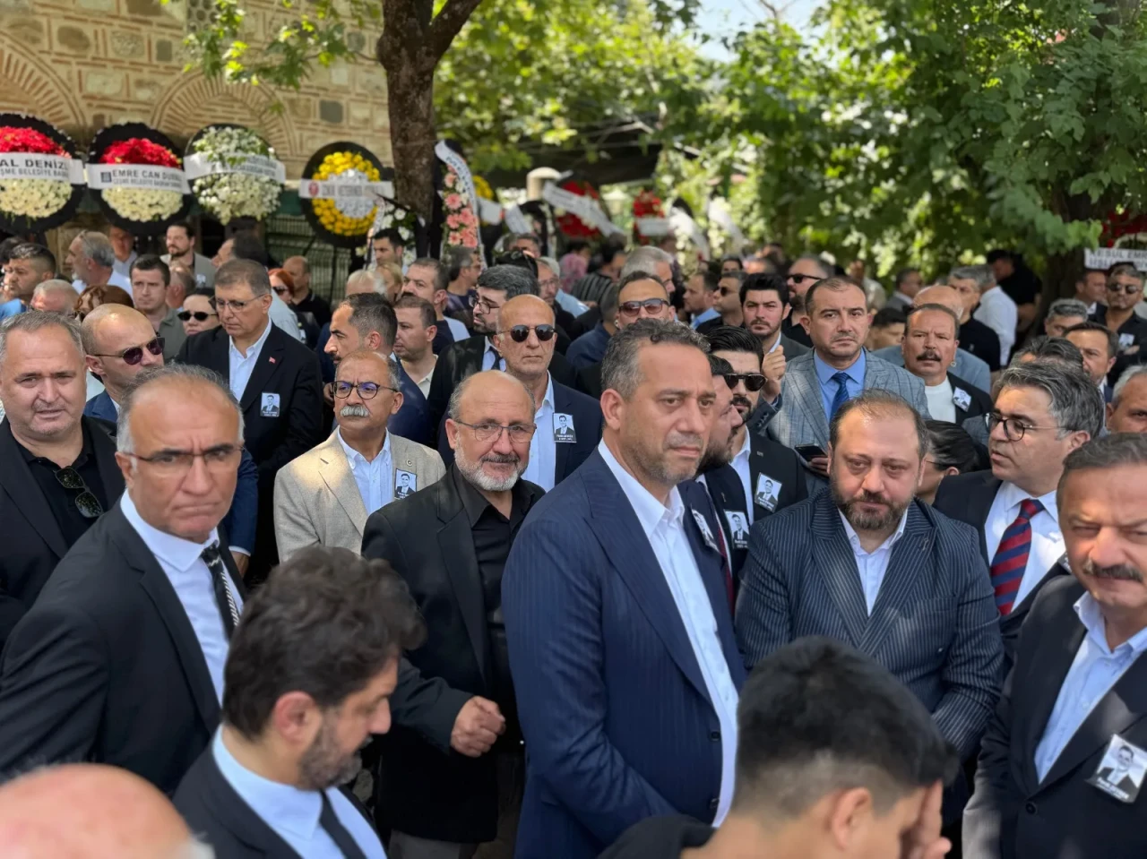 CHP’li Arslan, Ferdi Zeyrek’in cenazesine katıldı: “Manisa halkı evladını uğurladı”