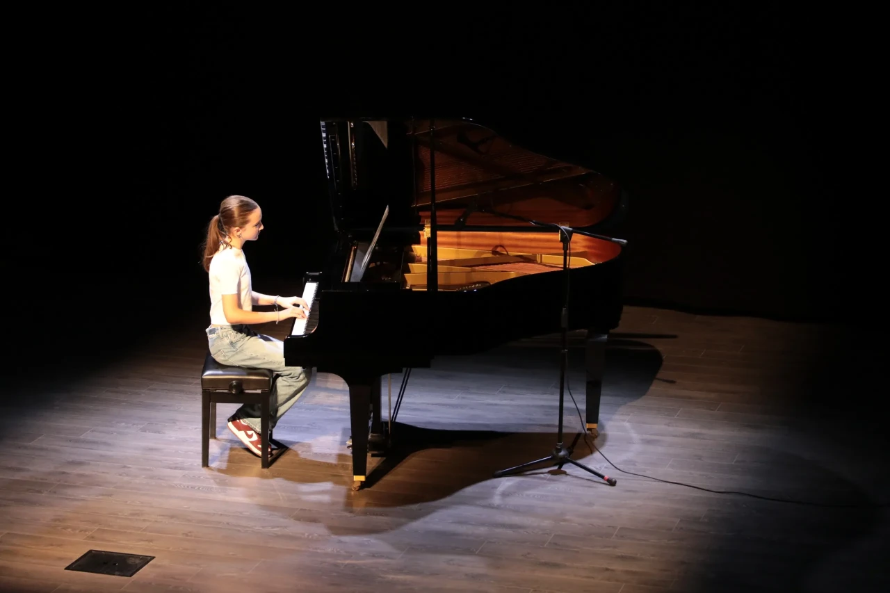 Genç Parmaklardan Müzik Ziyafeti: Odunpazarı’nda Piyano Gecesi