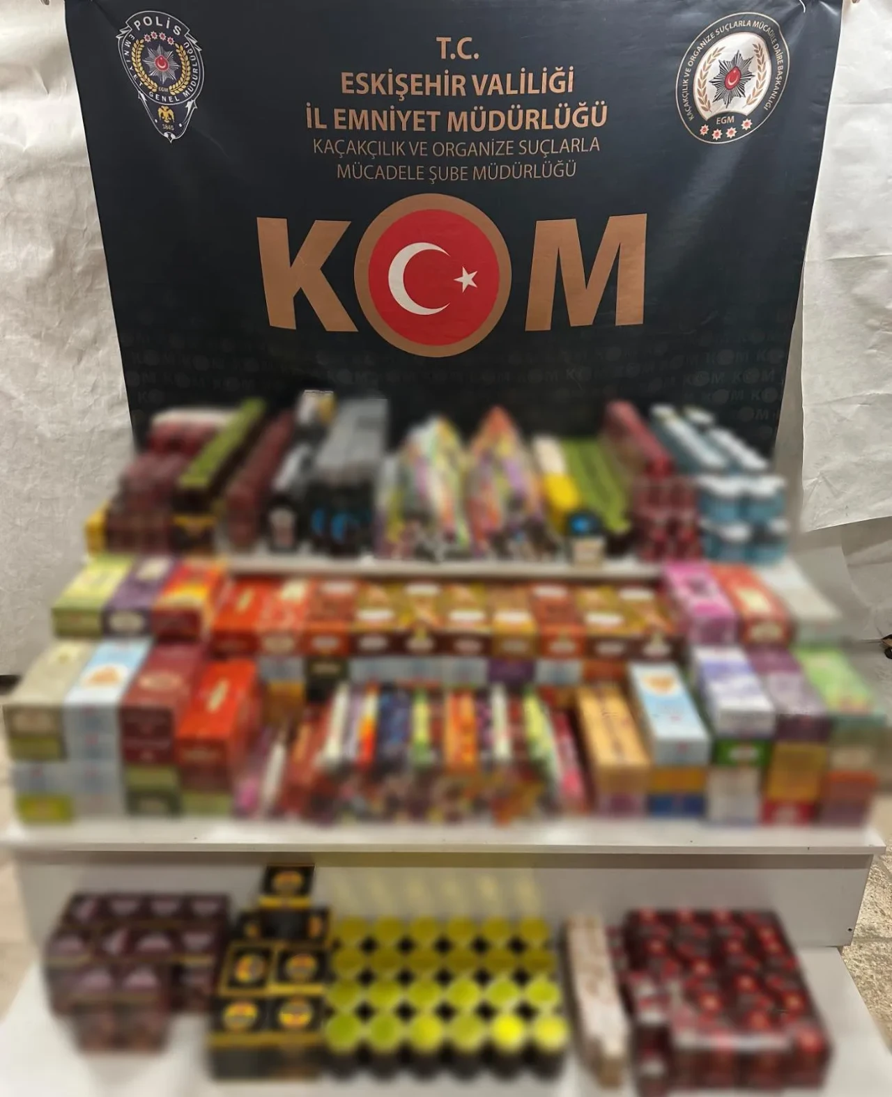 Eskişehir polisi kaçak ürünlere geçit vermedi