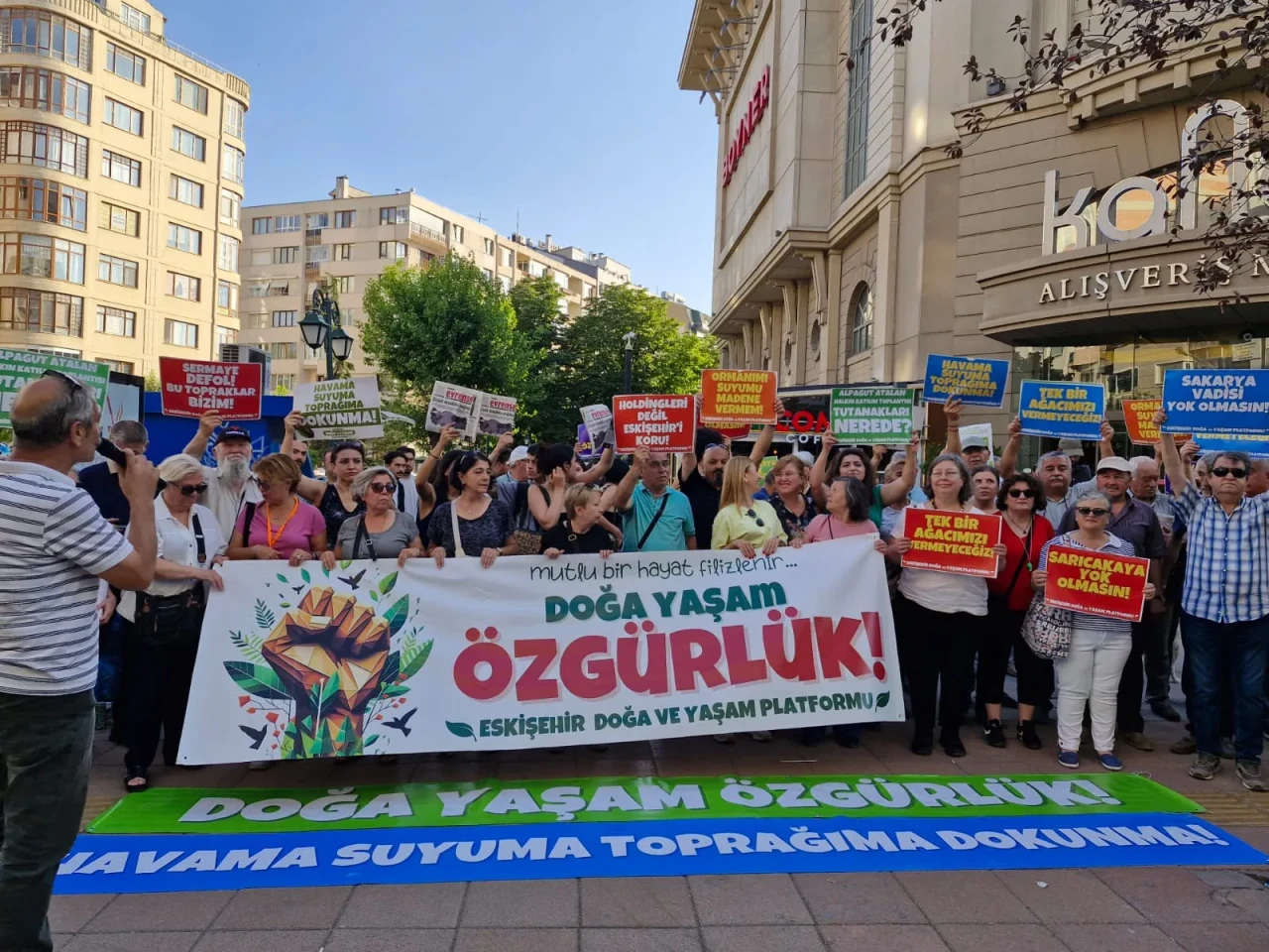 Ormanlar Bedelsiz, Zeytinlikler Hedefte: Doğa Katliamı Yasalaşıyor