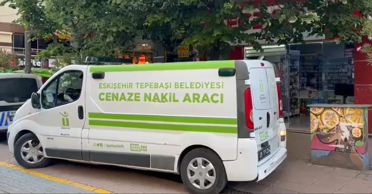 Emekli Doktor Evinde Ölü Bulundu