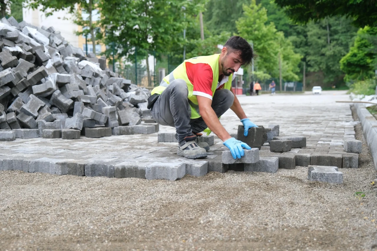 Giresun Belediyesi’nden Küçükköy TOKİ’ye Parke Yol Çalışması