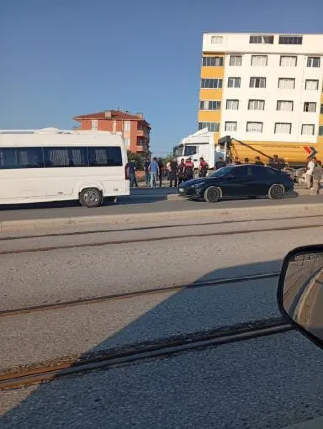 Eskişehir'de genç iş insanı park halindeki tırda yaşamına son verdi