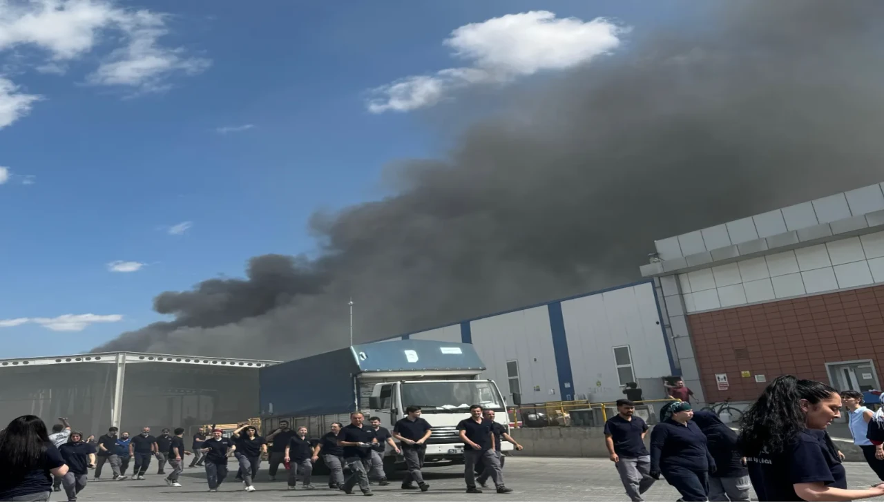 Eskişehir OSB’de Çıkan Yangında 6 İşçi Dumandan Etkilendi: Yangın Kontrol Altına Alındı