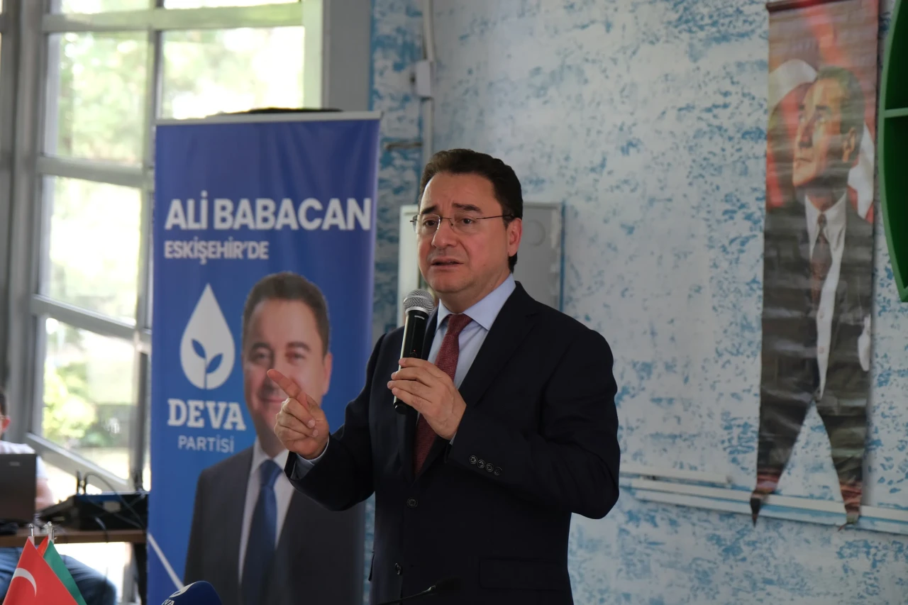 Ali Babacan: Gençler Umutsuz, Türkiye Gidemeyenlerin Ülkesi Oldu