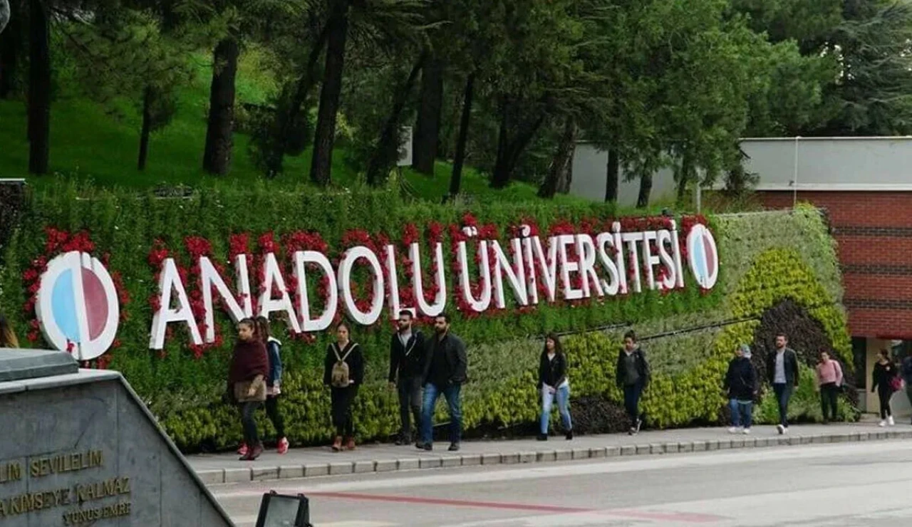 Anadolu Üniversitesi’nde Yapay Zekâ ve Türkçe Sempozyumu
