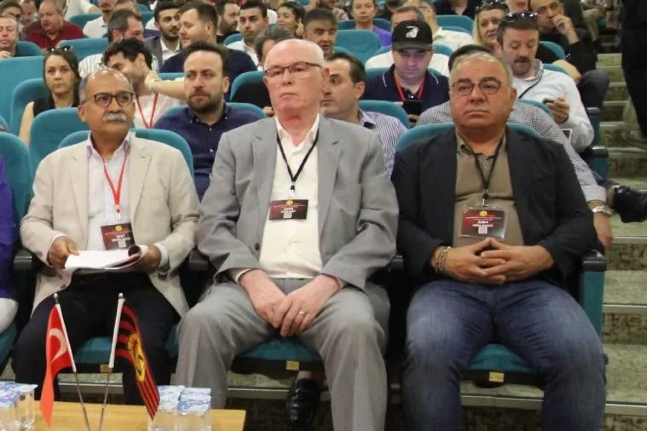 Eskişehirspor’a anlamlı destek: Erdal Şahbaz alacağını sildi
