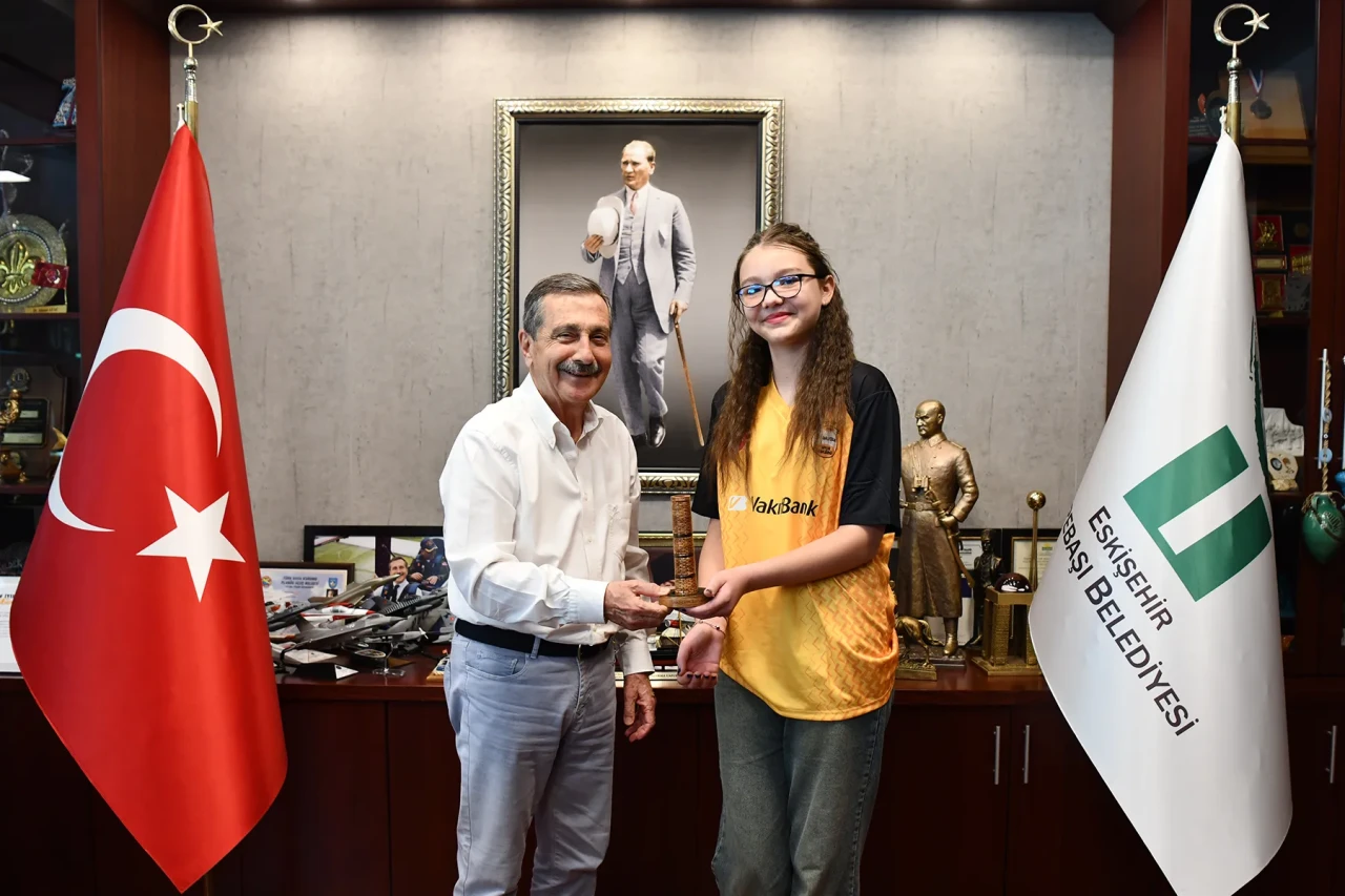Tepebaşı’nın Yıldızı Parladı: Hacer Beren Kıraç VakıfBank’ta