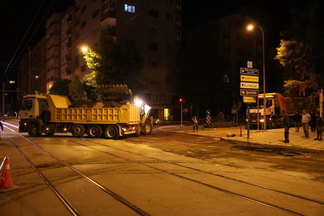 Öğretmenler Bulvarı’nda Gece Mesaisi