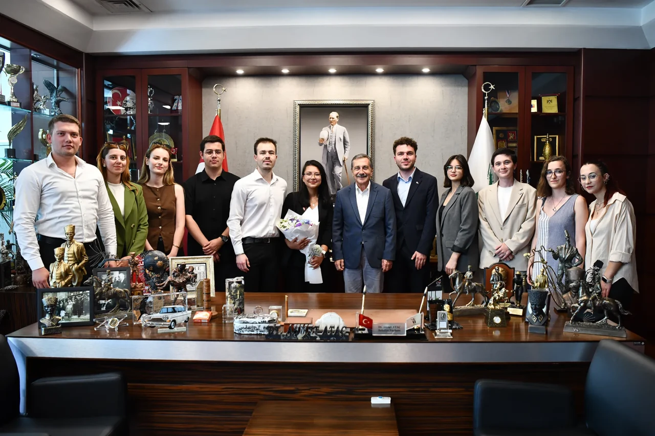 CHP Tepebaşı Gençlik Kollarından Başkan Ataç’a ziyaret