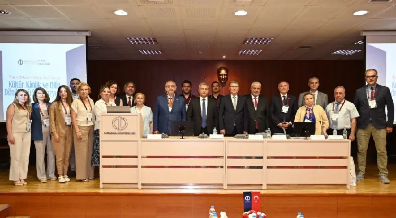Anadolu Üniversitesi’nde Yapay Zekâ ve Türkçenin Geleceği Tartışıldı