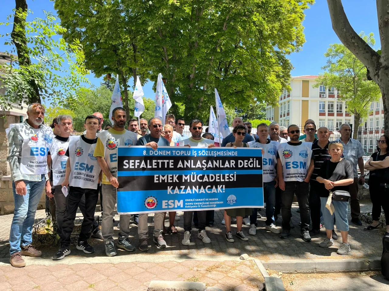 Kamu Emekçileri İçin Mücadele Zamanı: ESM Eskişehir Alanlara Çıktı