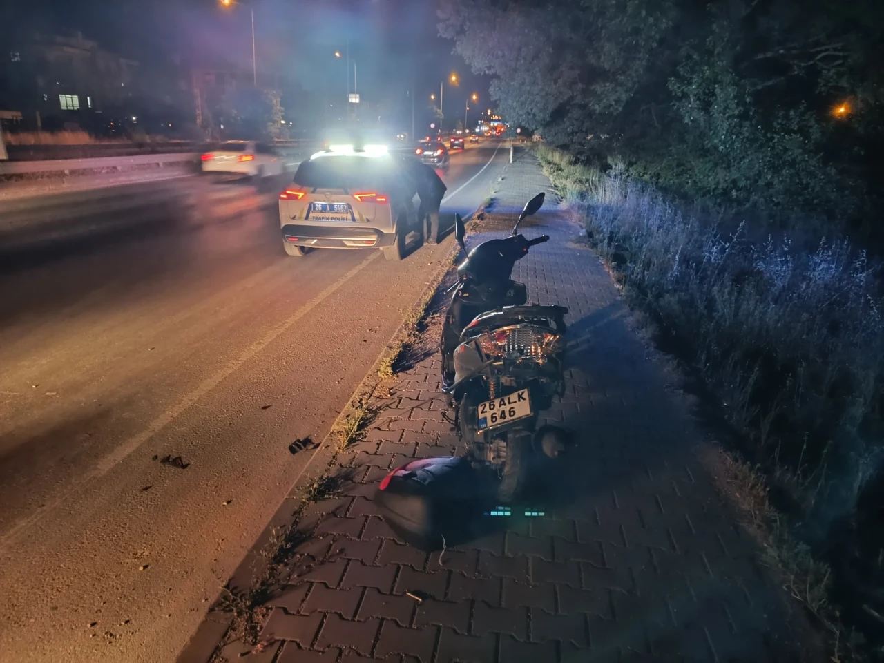 Çarpıp Kaçtı: Motosiklet Kazasında 2 Kişi Yaralandı