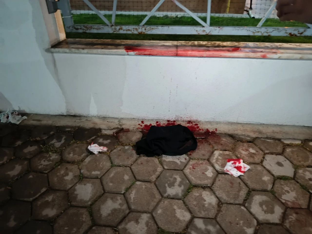 Yan bakma kavgasında 17 yaşındaki çocuk bıçaklandı