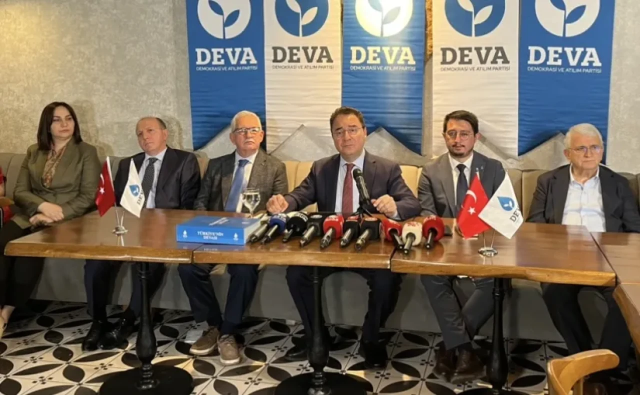 DEVA Partisi Genel Başkanı Ali Babacan Eskişehir’de Konuştu: “Türkiye Zor Bir Dönemden Geçiyor”