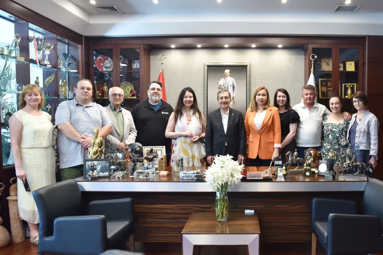 Başkan Ataç Eskişehir Kırım Derneği'ni ve misafirlerini ağırladı