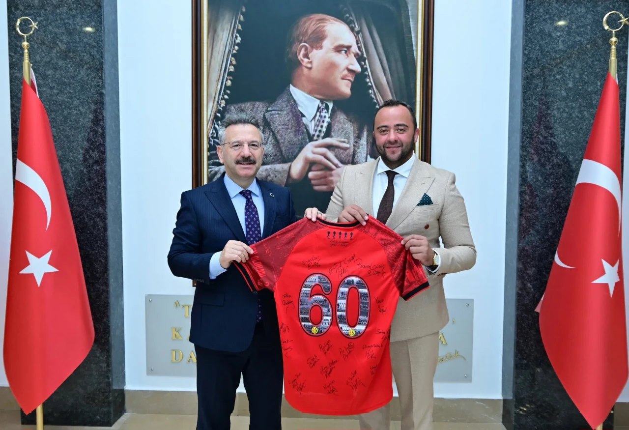 Vali Hüseyin Aksoy’dan Eskişehirspor Başkanı Ulaş Entok’a tebrik
