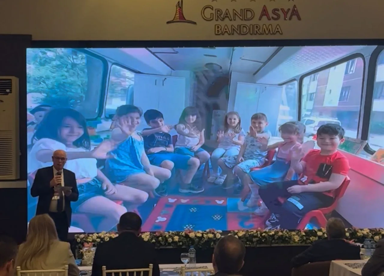 Odunpazarı'nın kreş ve oyun otobüsü projesi Bandırma’da tanıtıldı
