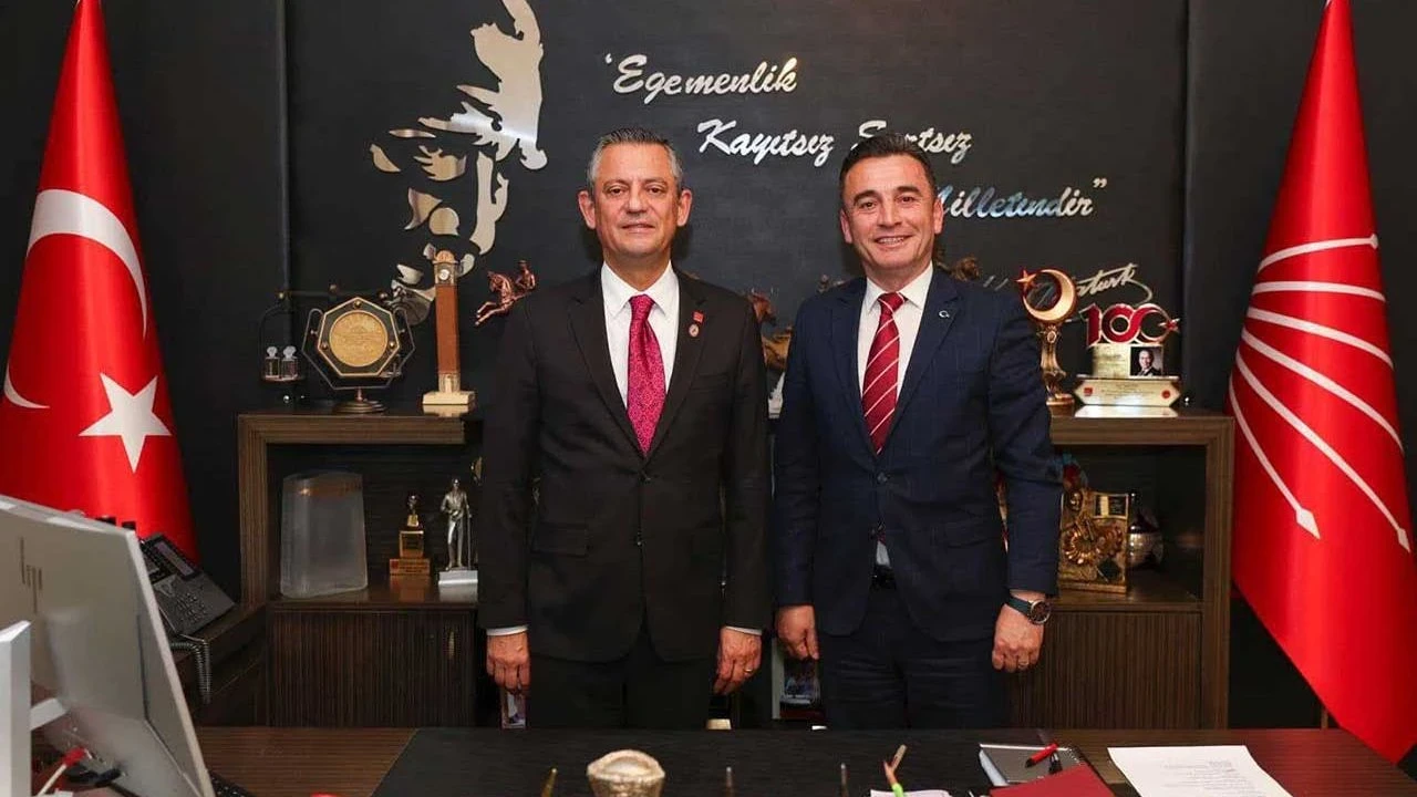 Dökmeci: “Özel’in Öncülüğünde Halk İçin Daha Çok Çalışmalıyız”