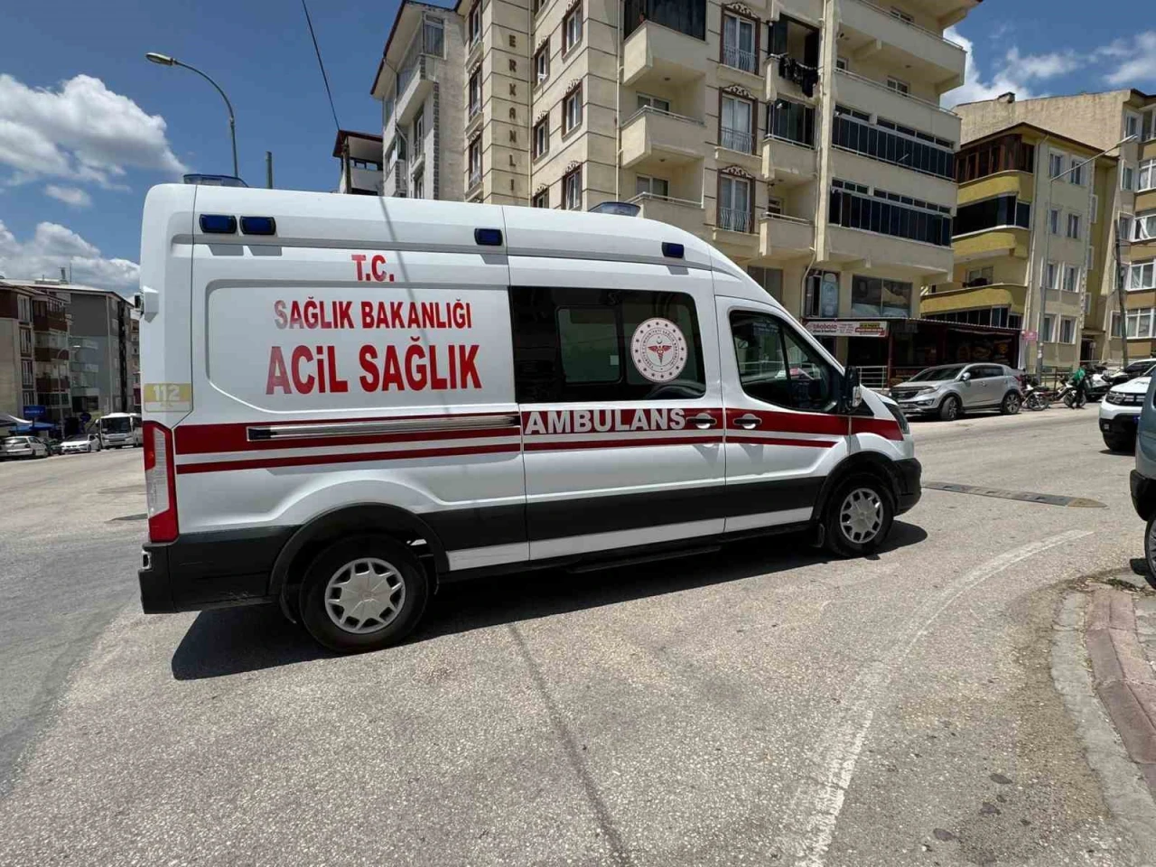 Yolun Karşısına Geçiyordu, Otomobil Çarptı