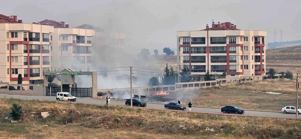 “Eskişehir’de Çöp Konteynerinde Yangın Paniği”