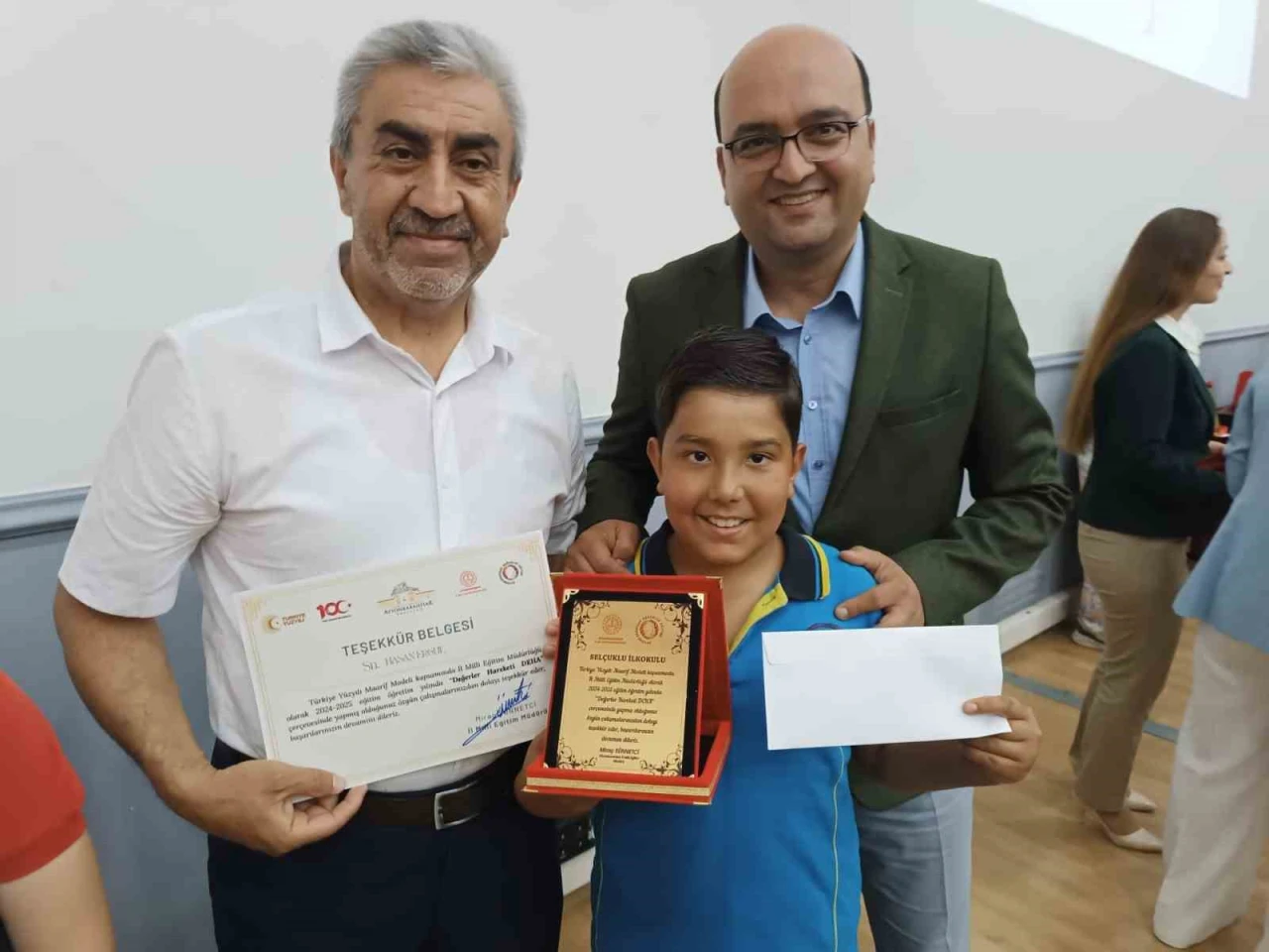 Eğitime anlam, öğrenciye ödül: 200 bin TL dağıtıldı