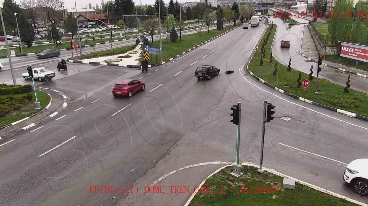 Kütahya’da Kazalar Kamerada: Motosikletliler ve Yayalar Tehlikede
