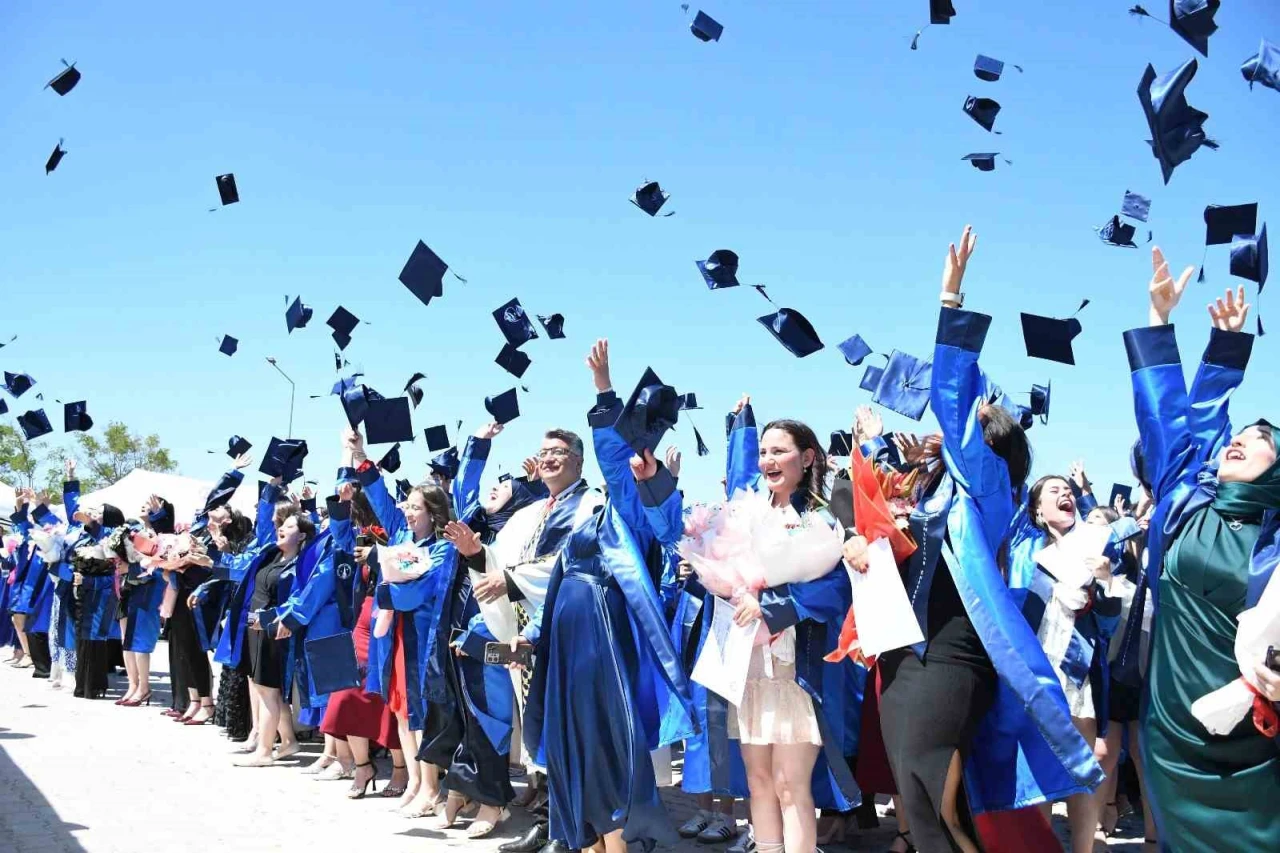 Emet MYO’da Kep Attılar, Hayata Uğurlandılar