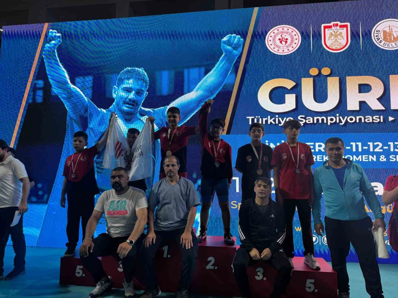 Eskişehir’in Minik Pehlivanları Türkiye Derecesiyle Döndü