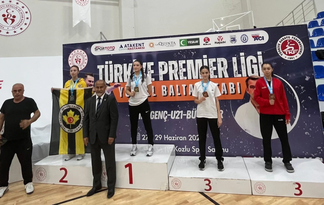 Eskişehirli Doğa Açıkgöz’den Premier Karate Ligi’nde Türkiye üçüncülüğü