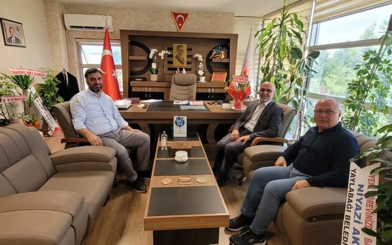 "Yeni Müdüre İlk Destek Müftülükten Geldi"