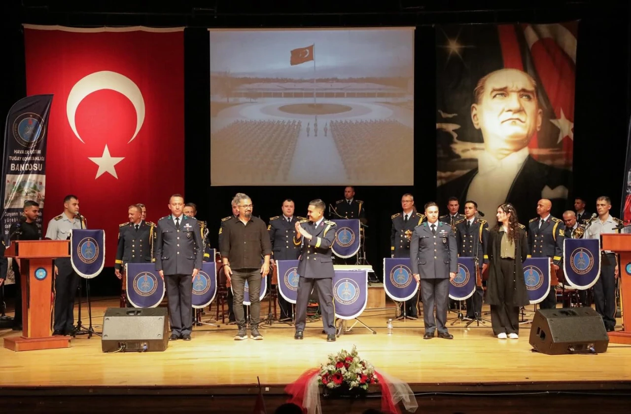 Kütahya’da “Ordu Millet El Ele” konserine büyük ilgi