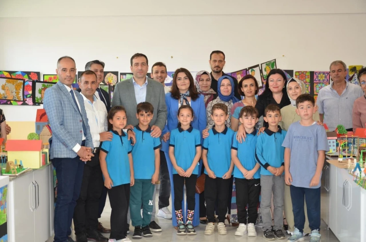 Söğüt’te “Renk Cümbüşü” Sergisi Açıldı