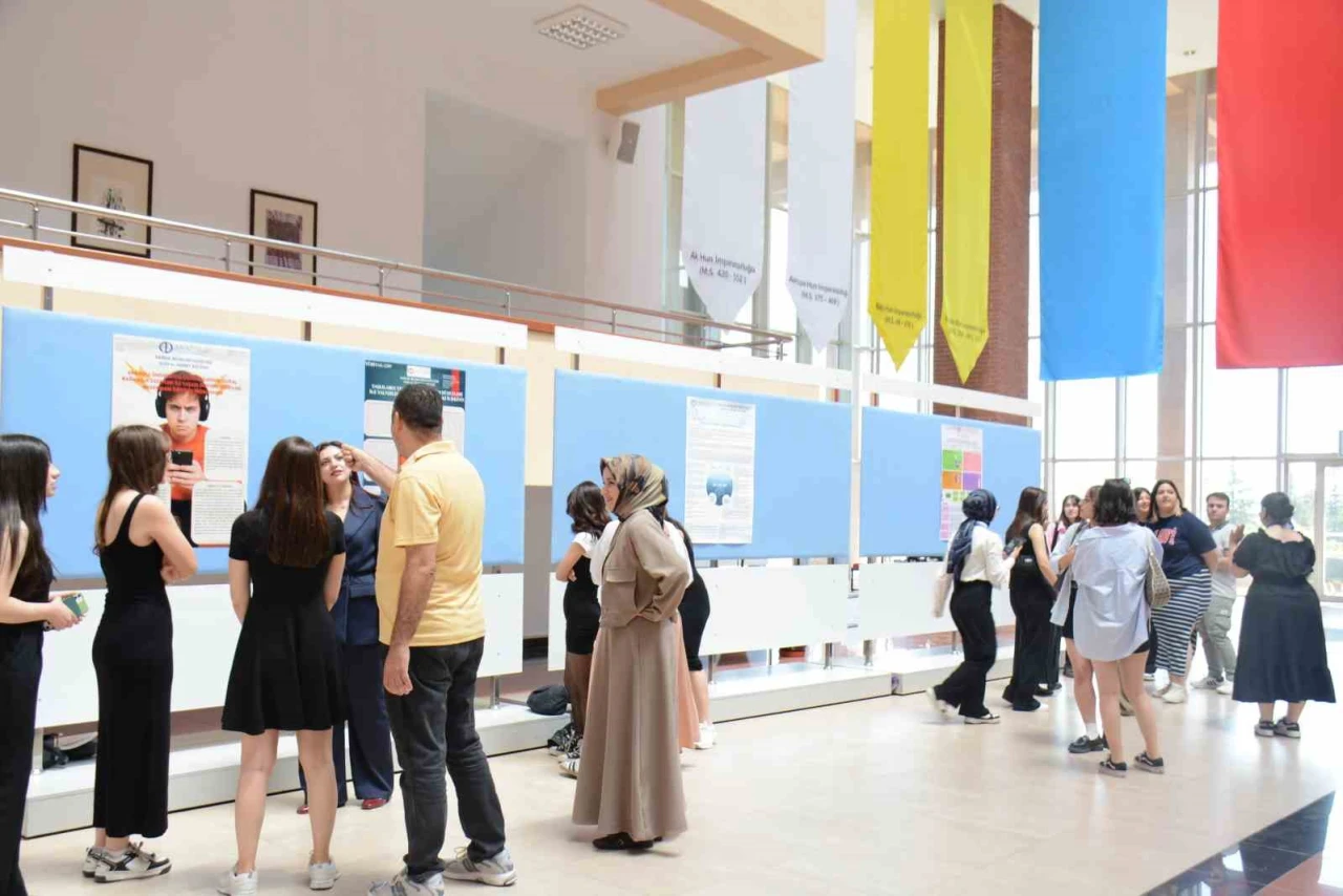 Sosyal Hizmet Öğrencileri Araştırmalarıyla Sahaya Işık Tuttu