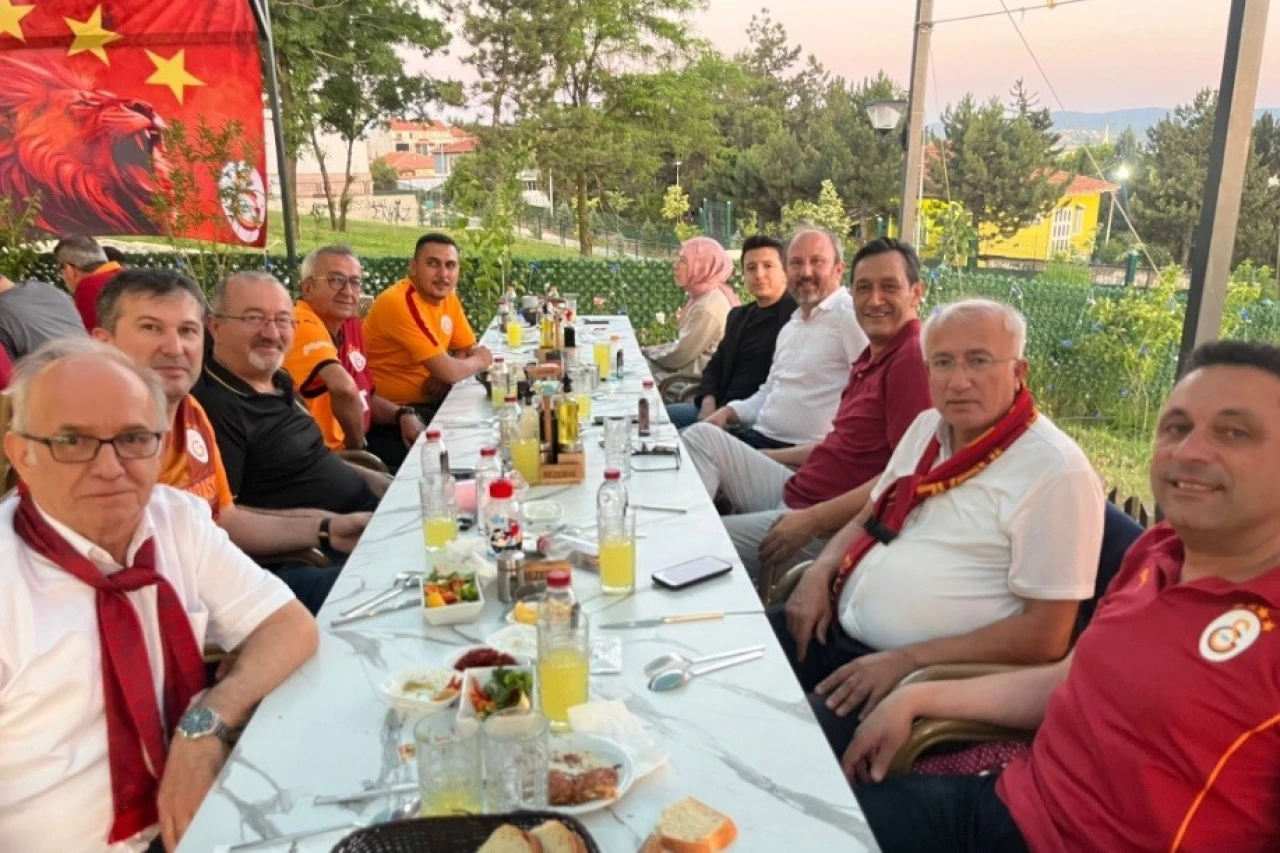 Kütahya’da sarı-kırmızılılara özel kutlama: İki kupa birden getirildi