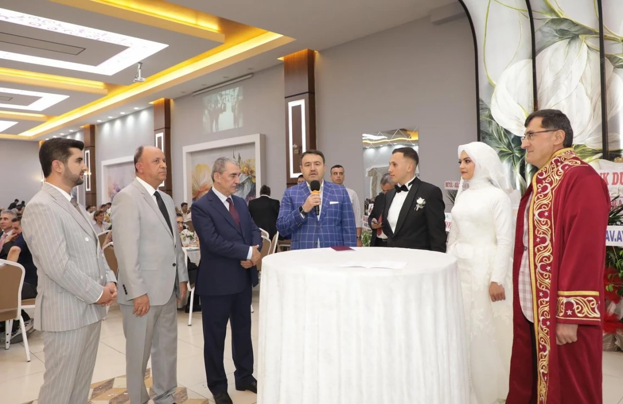 Vali Işın Genç Çiftin Mutluluğuna Ortak Oldu