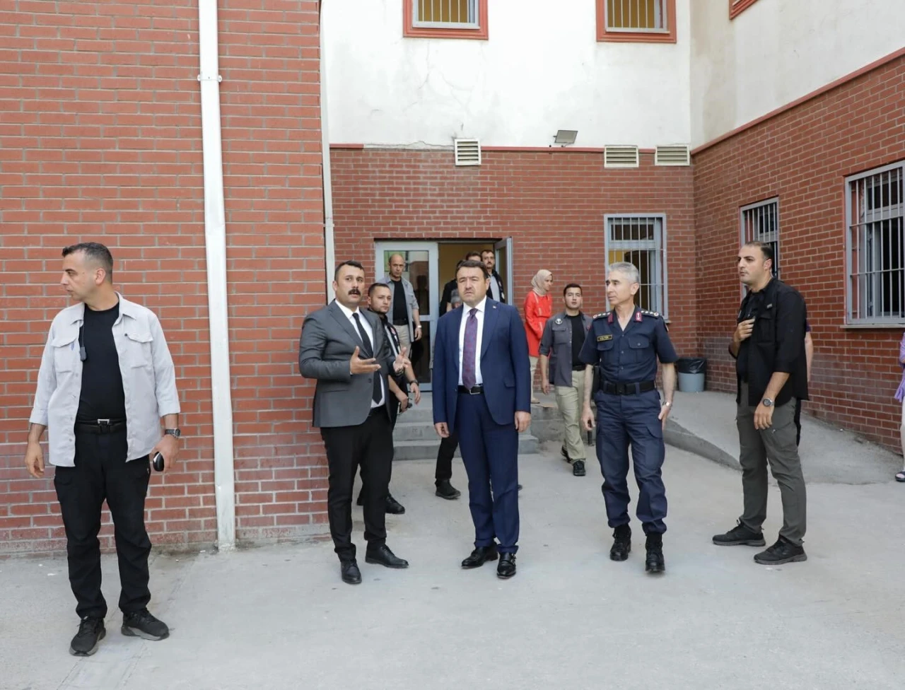 Vali Musa Işın’dan Göç Merkezine Denetim: “İnsan Hakları Temel Alınmalı”